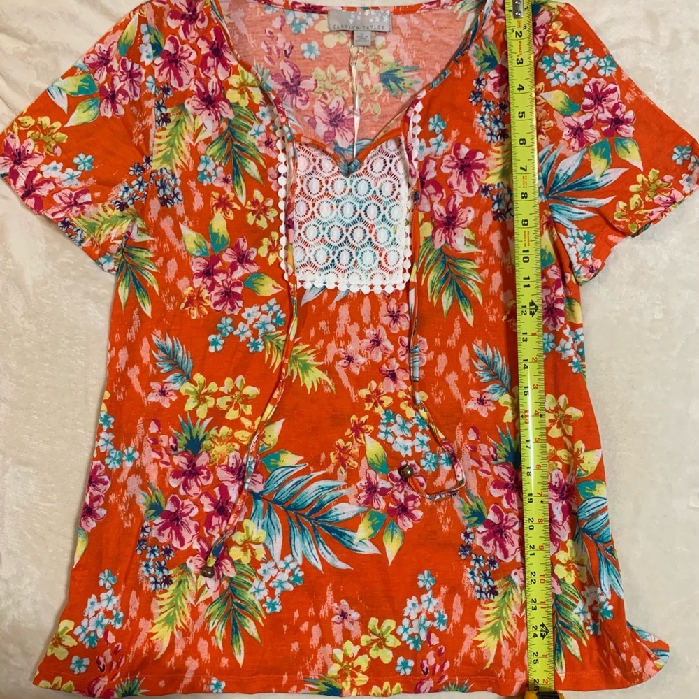 NWT Carolyn Taylor Fiesta Floral Hawaiian blouse - Picture 2 of 5